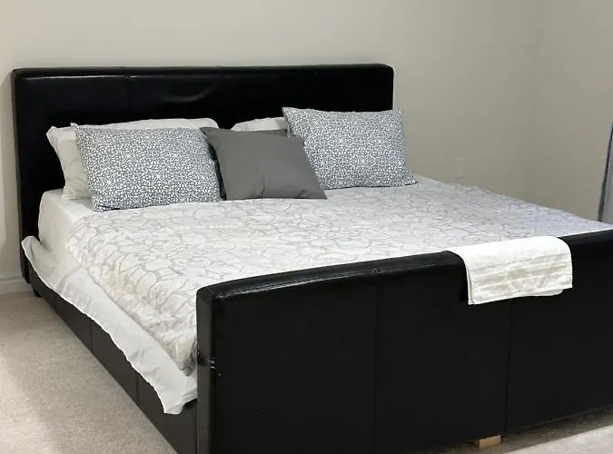 4 Bedrooms New House Sleep 12 Fury Friends Welcome