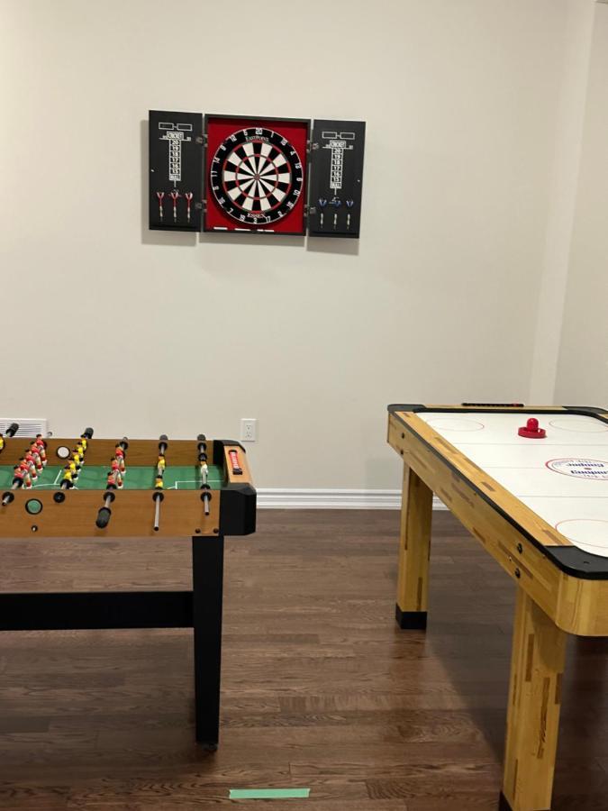 4 Bedrooms New House Sleep 12 Fury Friends Welcome Niagara Falls