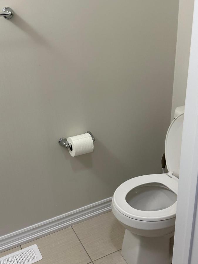 4 Bedrooms New House Sleep 12 Fury Friends Welcome * Niagara Falls